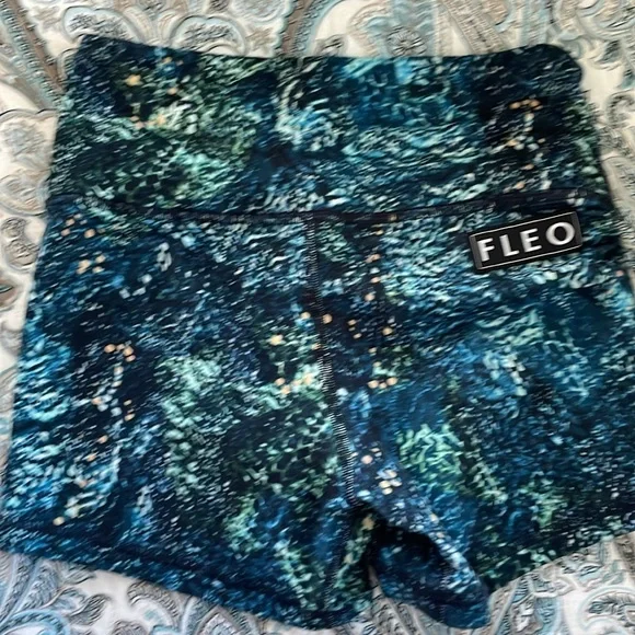 Fleo power high rise shorts - Picture 3 of 4